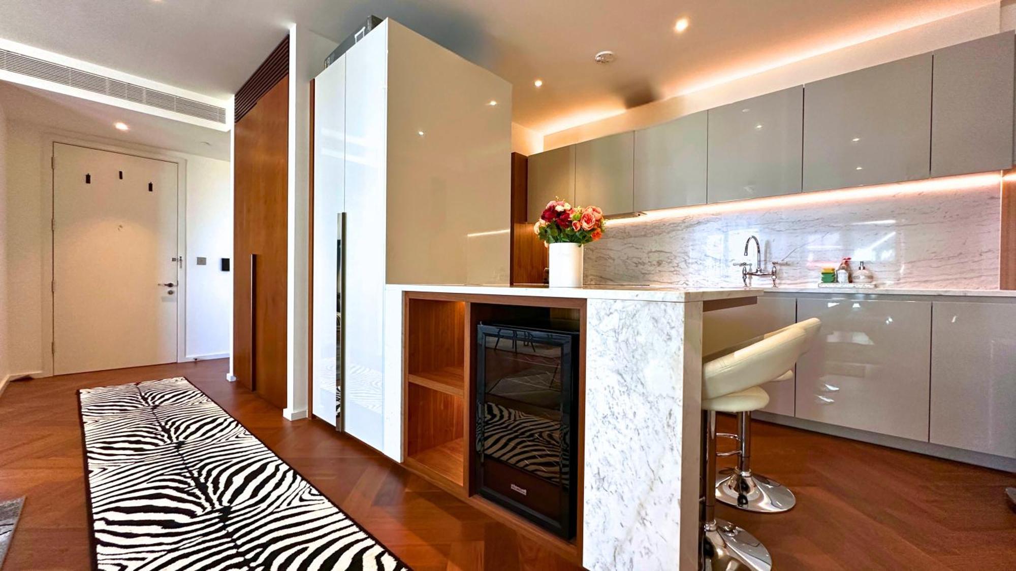 Lavish Penthouse River View Fast Wifi - Luxurylondonstays * Londra