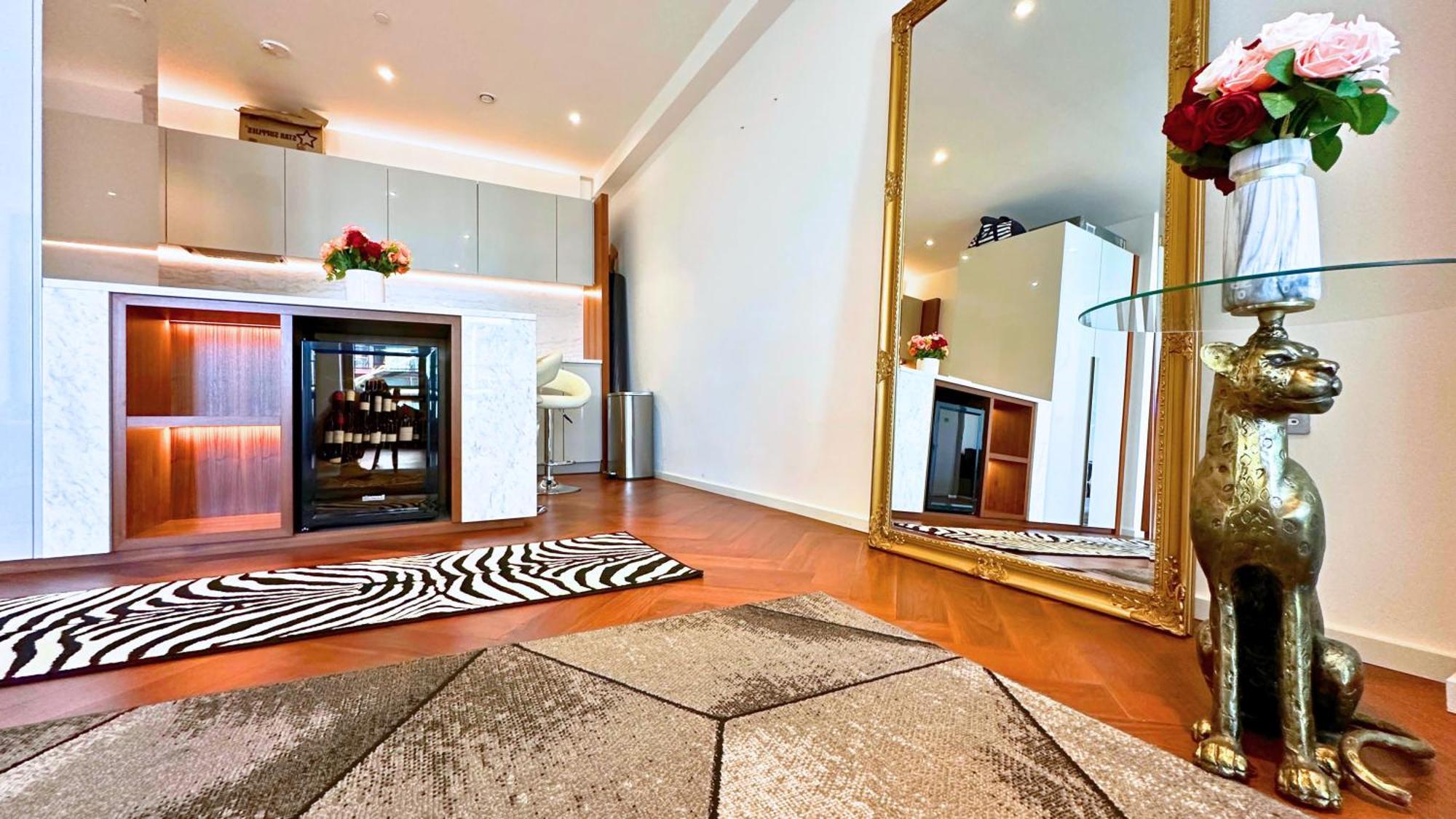 Lavish Penthouse River View Fast Wifi - Luxurylondonstays Appartamento *